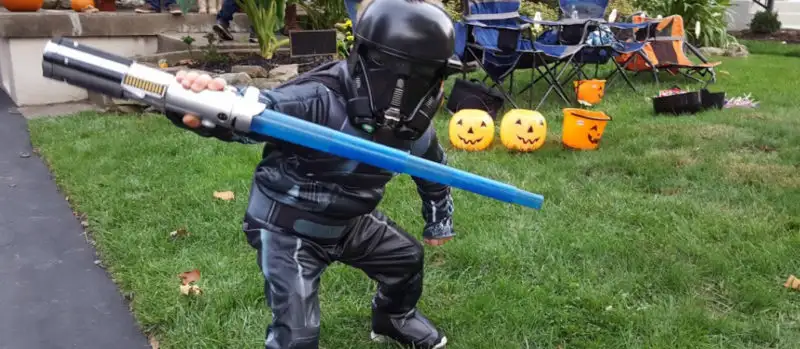 How Our Family Handles Trick-or-Treating With Food Allergies