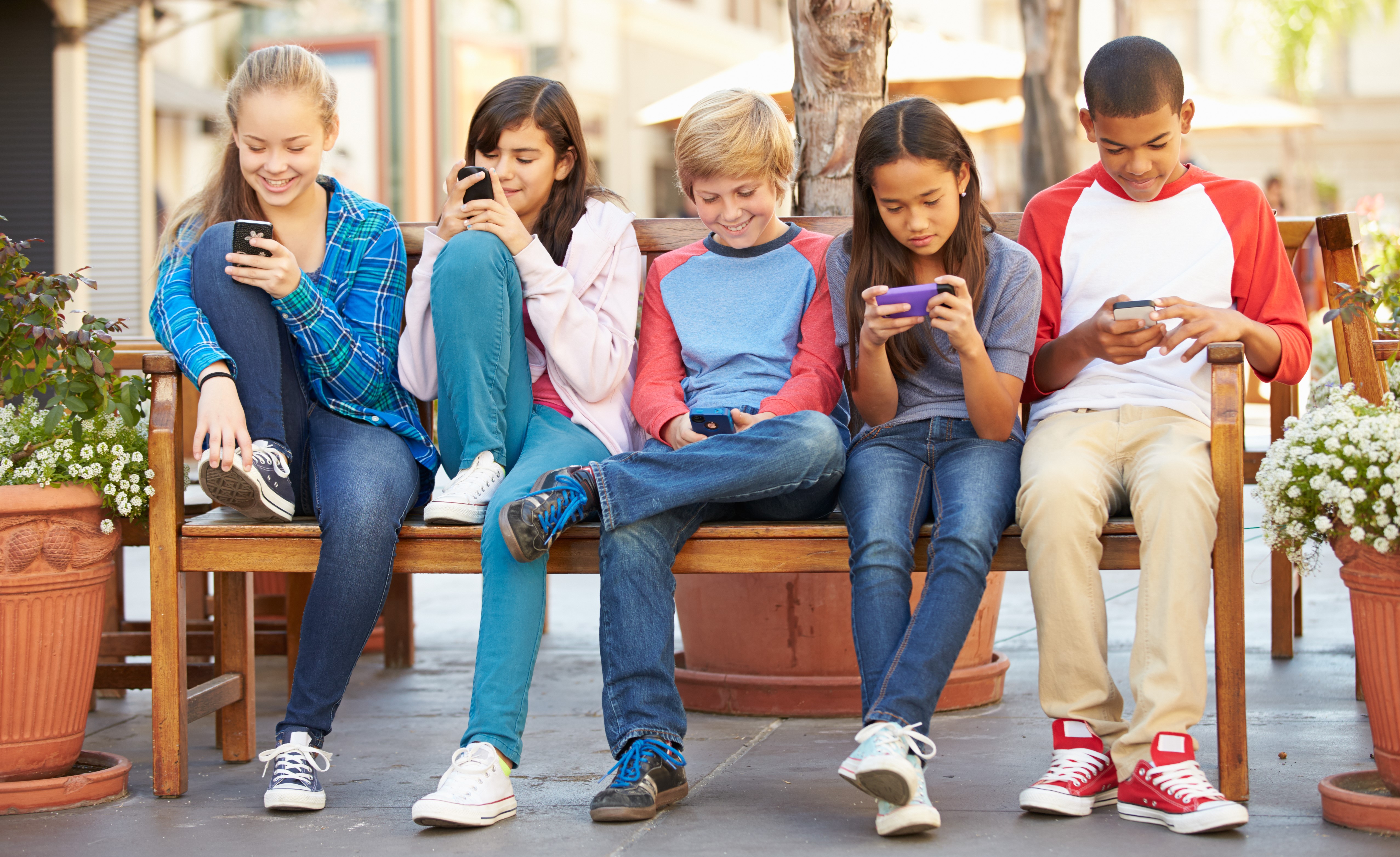 Seguridad en línea y aplicaciones móviles: consejos para padres de preadolescentes y adolescentes