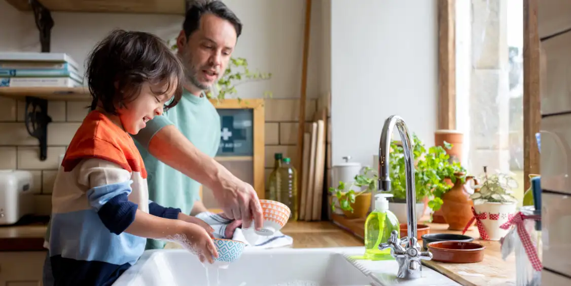 8 Ways Parents Can Teach Kindness to Kids 